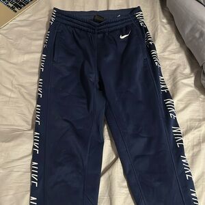Nike women’s joggers with zippers near ankles